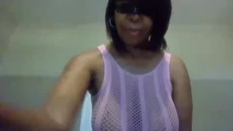 weet exy Cougar online show from May 10, 11:26 am