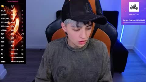 Laia online show from October 2, 9:11 pm