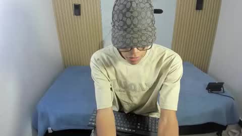 im_matthewscott online show from March 27, 8:08 pm