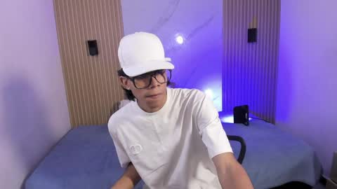 im_matthewscott online show from April 1, 7:22 pm