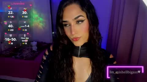 Snapshot of im_miabigass chatting on December 15, 8:19 am Mishell Martinez    INSTAGRAM im mishellbigass online show from December 15, 8:19 am
