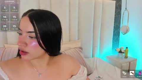 Snapshot of im_miadoll chatting on May 25, 12:33 pm im_miadoll online show from May 25, 12:33 pm