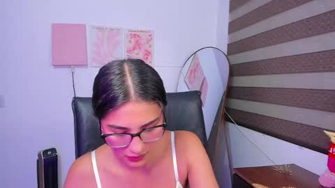 Mia online show from May 16, 2:52 am