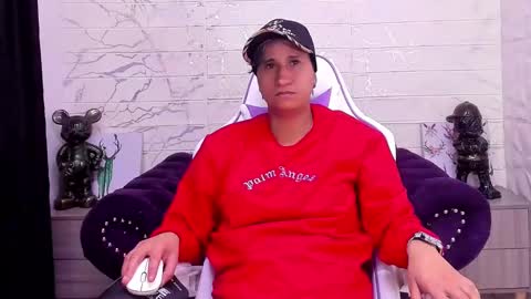 im_milan_rs online show from February 4, 4:05 am