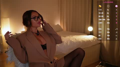 Snapshot of im_milla chatting on December 27, 4:54 pm Milla online show from December 27, 4:54 pm