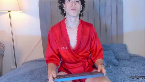 Perseo - Help me with 50 thumbs up online show from December 20, 8:05 pm