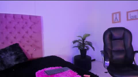 Snapshot of im_ralff chatting on February 19, 8:16 pm RALF online show from February 19, 8:16 pm