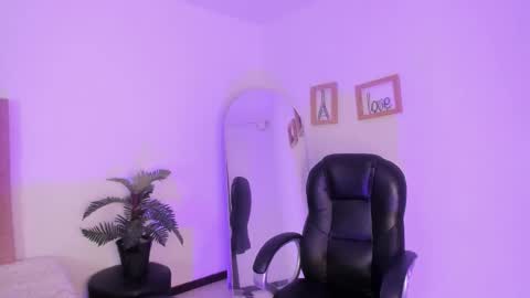 Snapshot of im_ralff chatting on February 28, 8:43 pm RALF online show from February 28, 8:43 pm