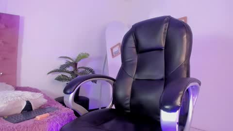 Snapshot of im_ralff chatting on March 6, 8:27 pm RALF online show from March 6, 8:27 pm