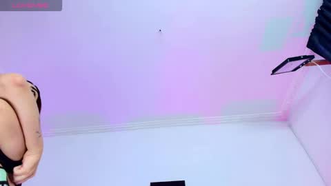 im_riley_ online show from October 27, 7:18 pm