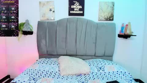 im_riley_ online show from May 5, 7:00 pm