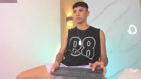 im_sebaslopez online show from December 24, 5:13 pm