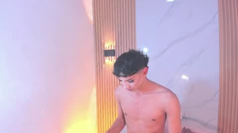 im_sebaslopez online show from May 12, 11:35 pm