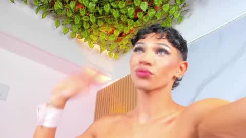 im_sebaslopez online show from May 16, 1:35 am