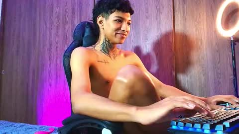 Snapshot of im_usuga chatting on March 31, 3:19 am im_usuga online show from March 31, 3:19 am