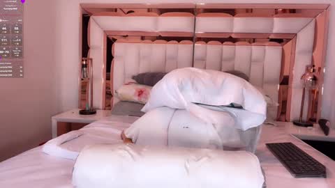 Snapshot of im_yours_01 chatting on January 28, 10:56 am daniella online show from January 28, 10:56 am