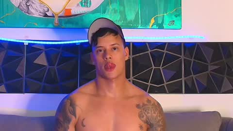 imconor online show from January 31, 9:37 pm