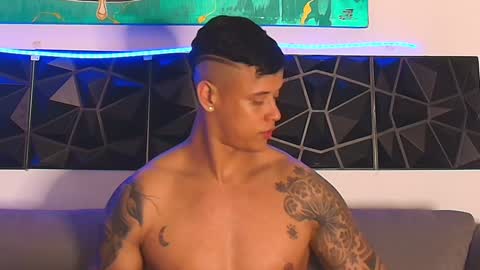 imconor online show from February 1, 10:13 pm