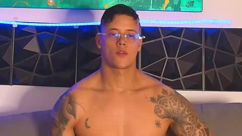 imconor online show from February 25, 9:46 pm