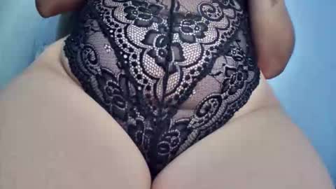 mia latina online show from February 4, 1:55 am