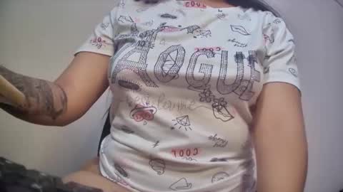 mia latina online show from March 31, 11:43 am