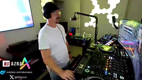 DJ Azra online show from February 18, 4:37 am