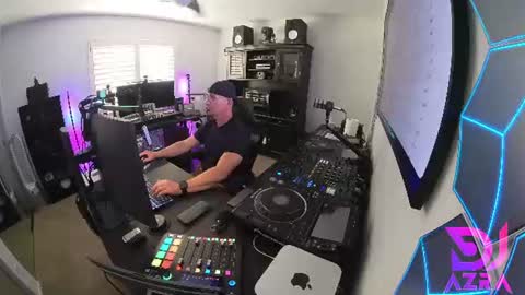 DJ Azra online show from August 4, 12:36 am