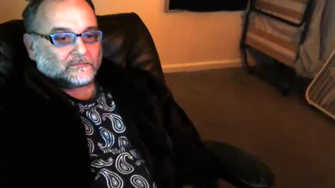 Snapshot of imkmac chatting on February 14, 12:25 pm Kel online show from February 14, 12:25 pm