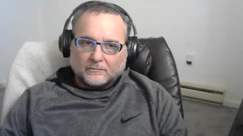 Snapshot of imkmac chatting on November 4, 6:51 pm Kel online show from November 4, 6:51 pm