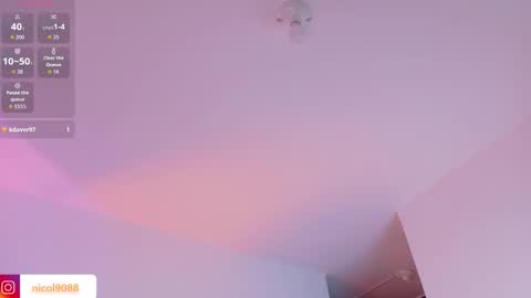 Snapshot of imleana chatting on November 25, 2:22 am Leana online show from November 25, 2:22 am