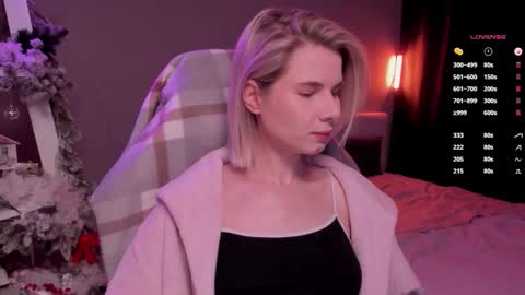 Mia online show from January 11, 10:42 am