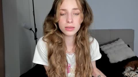 Snapshot of imogensy chatting on September 19, 4:40 pm my name Imo Fansly online show from September 19, 4:40 pm