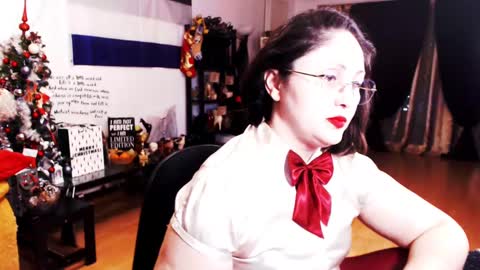 Snapshot of imperatrizasado chatting on December 8, 6:17 pm Empress online show from December 8, 6:17 pm