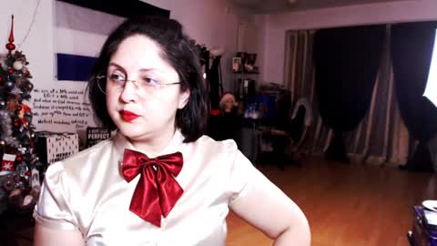 Snapshot of imperatrizasado chatting on December 9, 4:15 pm Empress online show from December 9, 4:15 pm