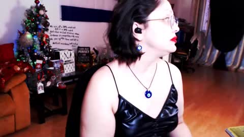 Snapshot of imperatrizasado chatting on December 13, 5:49 am Empress online show from December 13, 5:49 am