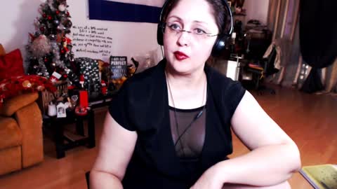 Snapshot of imperatrizasado chatting on January 2, 2:57 pm Empress online show from January 2, 2:57 pm