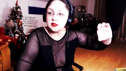 Snapshot of imperatrizasado chatting on February 9, 4:25 am Empress online show from February 9, 4:25 am