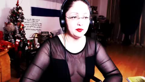 Snapshot of imperatrizasado chatting on February 9, 10:54 pm Empress online show from February 9, 10:54 pm