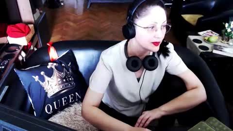 Empress online show from May 12, 12:24 pm