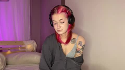 Snapshot of impussible chatting on February 2, 1:10 pm Dina online show from February 2, 1:10 pm