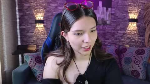 Karen  online show from September 15, 7:25 pm