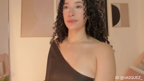 Snapshot of imsarah__ chatting on October 24, 1:13 am Sara online show from October 24, 1:13 am