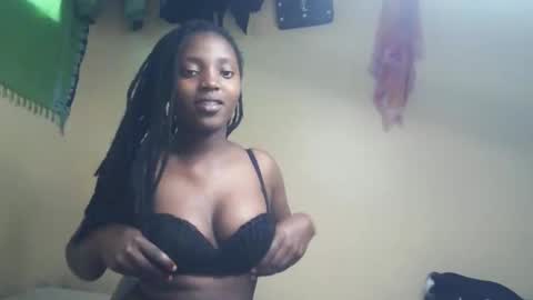 Snapshot of imyour_girl chatting on October 13, 9:20 am Im sonny online show from October 13, 9:20 am