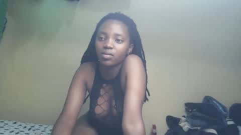 Snapshot of imyour_girl chatting on October 21, 7:53 am Im sonny online show from October 21, 7:53 am