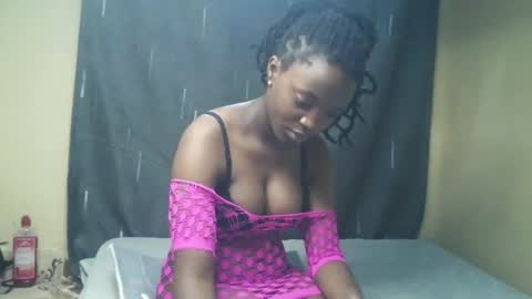 Snapshot of imyour_girl chatting on November 30, 6:39 am Im sonny online show from November 30, 6:39 am