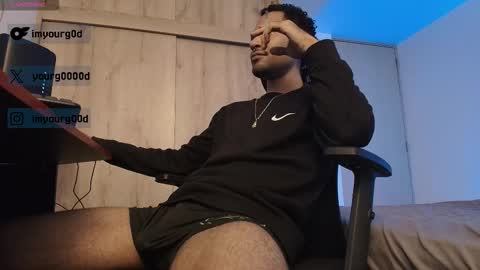 Snapshot of imyourg0d chatting on February 20, 7:43 am Daniel thumb up me please its important Im new INDEPENDENT MODEL online show from February 20, 7:43 am