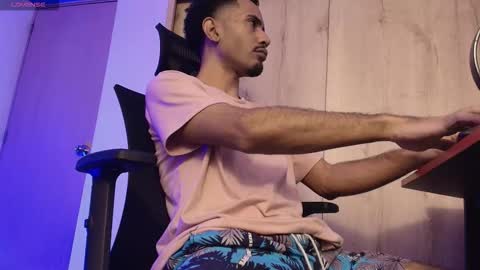 Snapshot of imyourg0d chatting on March 30, 7:53 am Daniel thumb up me please its important Im new INDEPENDENT MODEL online show from March 30, 7:53 am