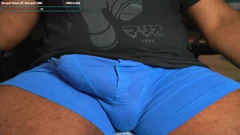 Snapshot of inchesblackuk chatting on May 2, 12:10 pm Inches online show from May 2, 12:10 pm