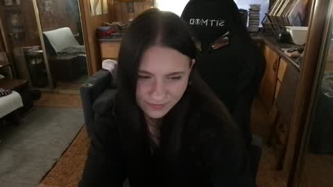 Snapshot of incognitoqueen chatting on April 1, 1:06 am Carter online show from April 1, 1:06 am