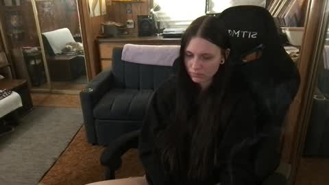 Snapshot of incognitoqueen chatting on April 5, 4:20 am Carter online show from April 5, 4:20 am